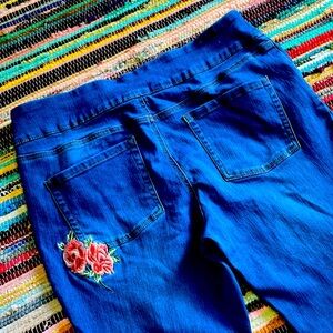 Pioneer Woman Floral Embroidered Straight Leg Jeans-#1982